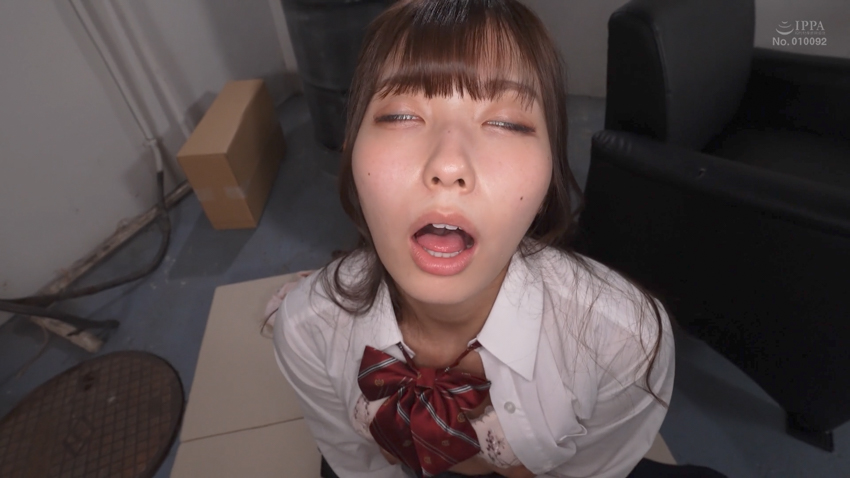 【アヘダス｜逢沢みゆ】『長時間放置「ケツ突き出しバイブ拘束」でイキ壊れ！感度バグって尻ブル振動×腰クネ回転痙攣オナホマ●コ女に魔改造』【MURIKURI-010】[白目 アヘ顔 AVレビュー]